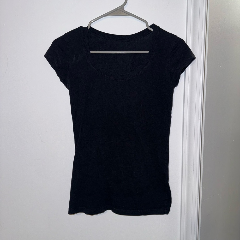 Black Y2K Scoopneck Cap Sleeve Cotton Spandex Stretchy Women’s Baby Tee T-Shirt